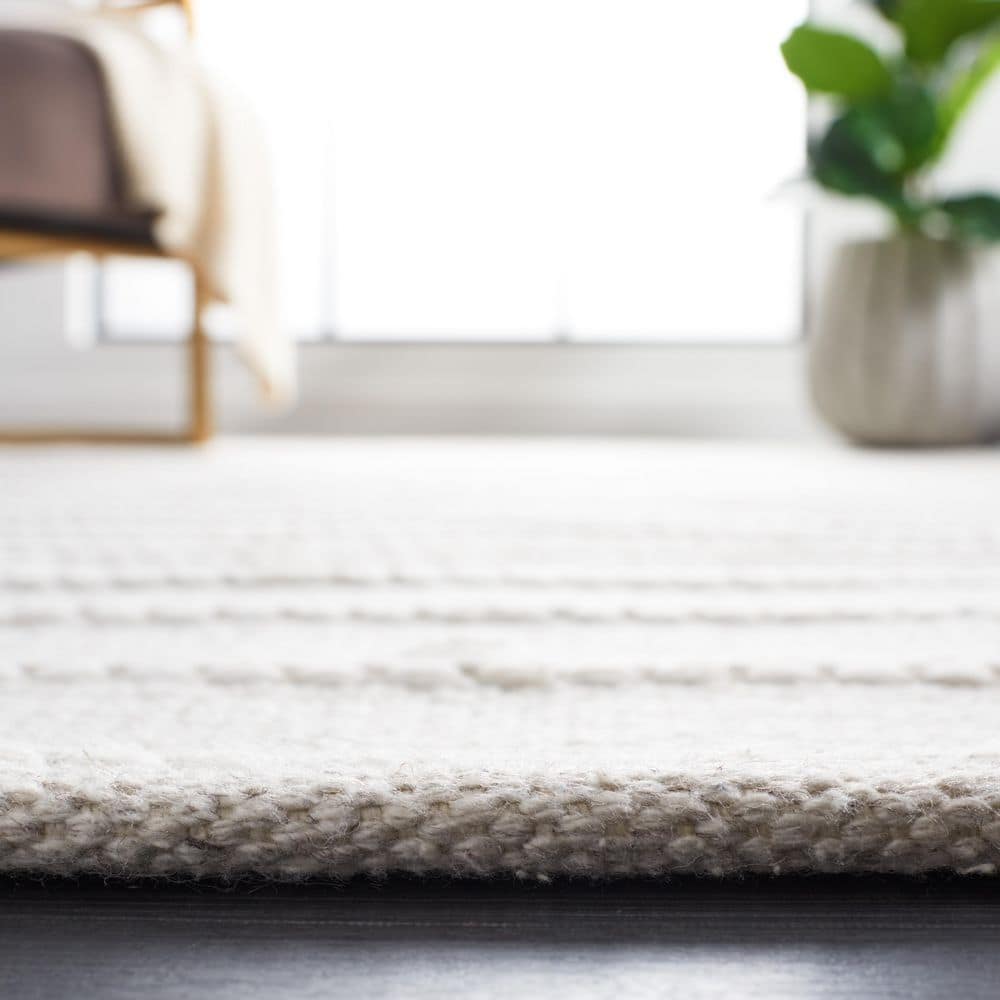 Light Grey and Ivory Flat Woven Wool Area Rug, 6' x 9'