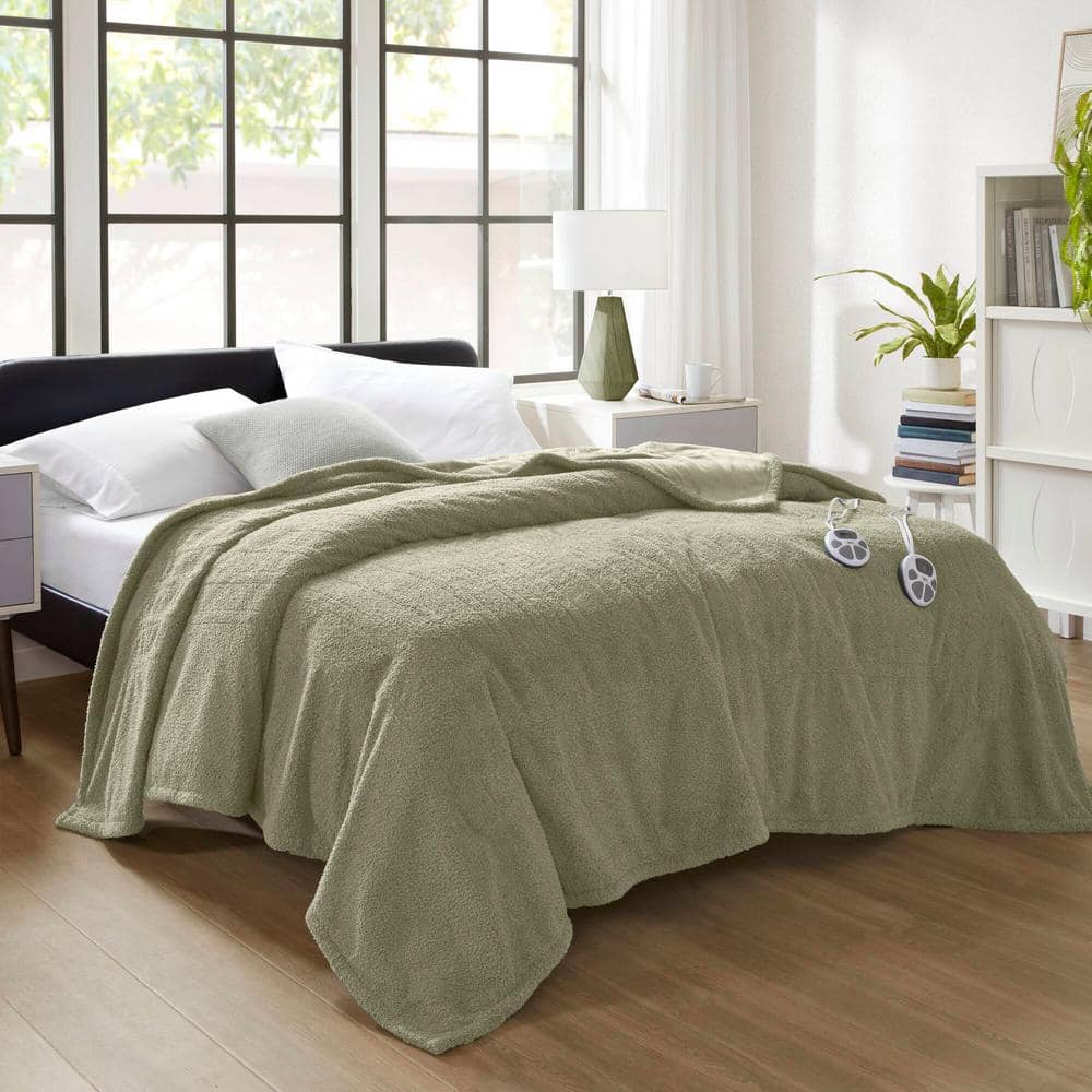 Queen Sage Fleece Faux Fur Heated Blanket