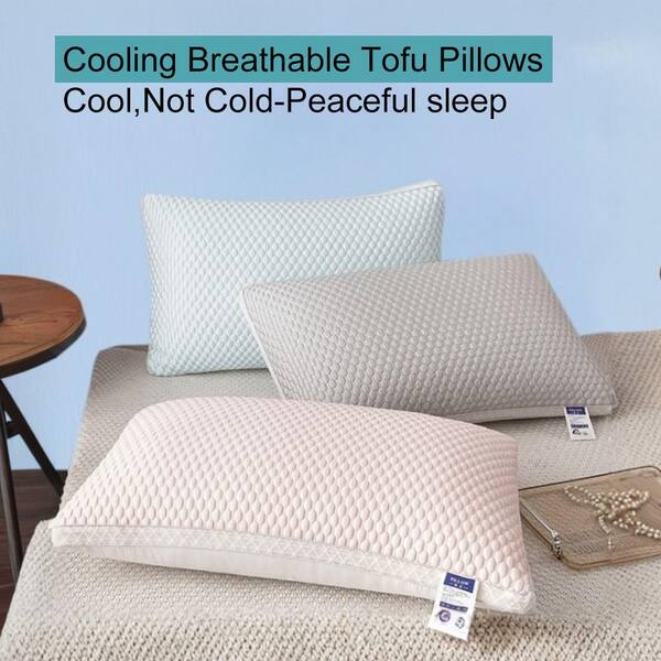 Wellco 17 in. x 25 in. Deep Blue Lightweight Polyester Cooling
