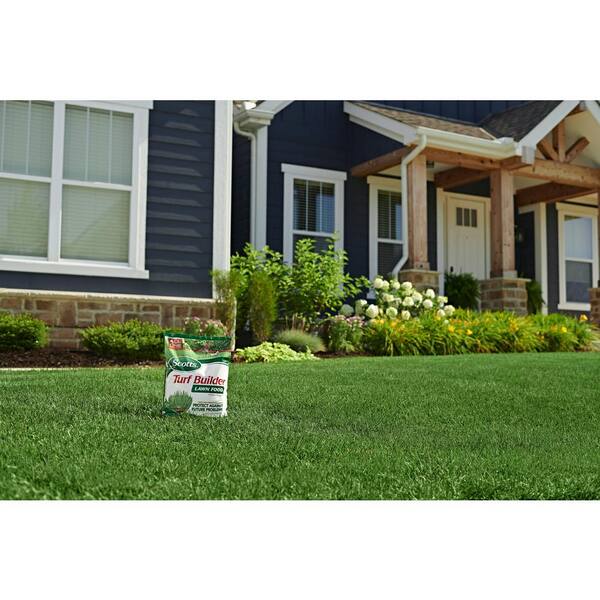 Scotts Turf Builder 12 6 Lb 5 000 Sq Ft Lawn Fertilizer 22305 The Home Depot