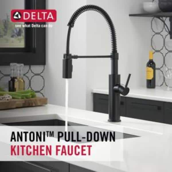Matte Black Brass Pull-Down Kitchen Faucet with Magnetic Docking