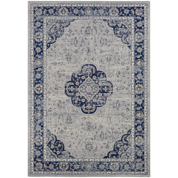 Couristan Sultan Treasures Clover Medallion Indigo 4 ft. x 5 ft. Area Rug