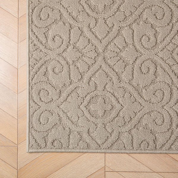 Feya Solid Linen 2 ft. x 8 ft. Tufted Medallion Polypropylene Runner Rug