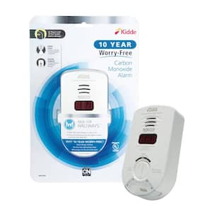 10 Year Worry-Free Plug-In Carbon Monoxide Detector with Battery Backup, Digital Display, and Safety Light