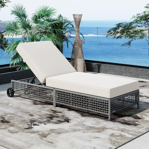 Grey Wicker Outdoor Lounge Chair, Patio Chaise Lounge with 5