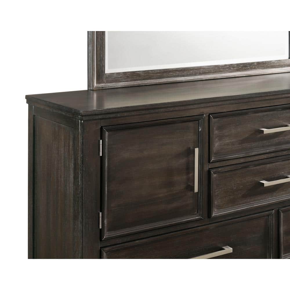 Nutmeg Transitional 6-Drawer Horizontal Dresser with Dovetail Drawer