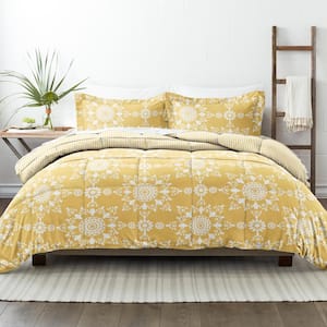 3-Piece Yellow Daisy Medallion Pattern Reversible Microfiber Full / Queen Down-Alternative Comforter Set