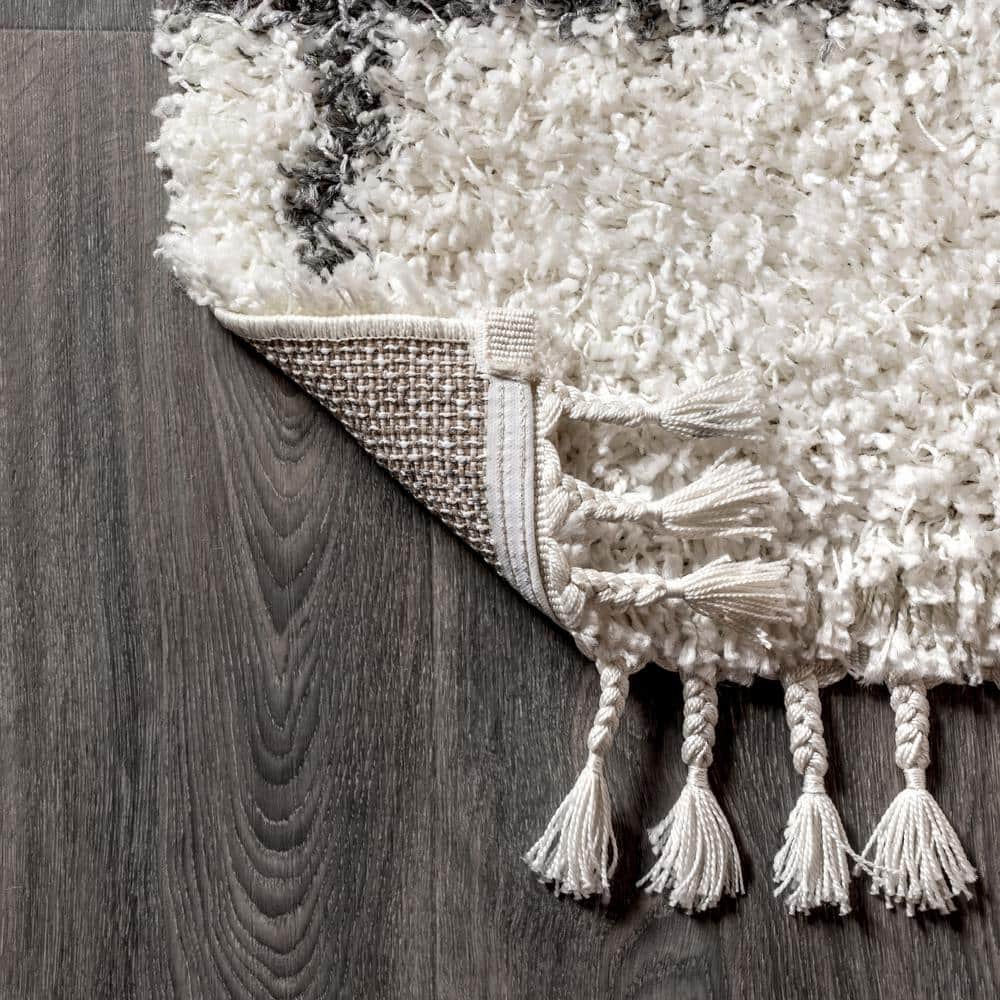8' x 10' Grey and Ivory Trellis Shag Rug