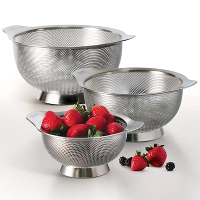 https://images.thdstatic.com/productImages/a5990f28-aaec-4cf6-9a2e-d7668d98cc13/svn/stainless-steel-tramontina-colanders-80206-556ds-64_400.jpg