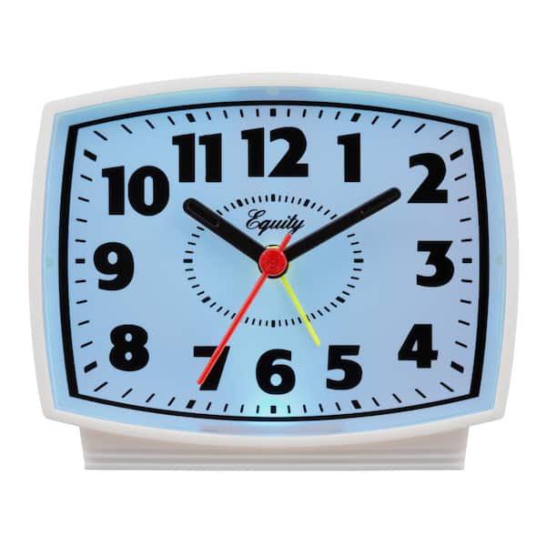 4" Round Quartz Analog Alarm Clock...New in Box 