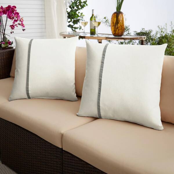 https://images.thdstatic.com/productImages/a5c6622e-a4e1-45ca-96eb-1923f4f1f25a/svn/sorra-home-outdoor-throw-pillows-hd075411sp-31_600.jpg