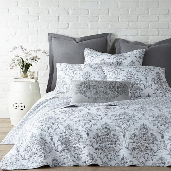 LEVTEX HOME Asher Grey 2-Piece Floral Damask Cotton Twin/Twin XL Quilt Set