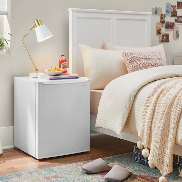mini fridge for bedroom