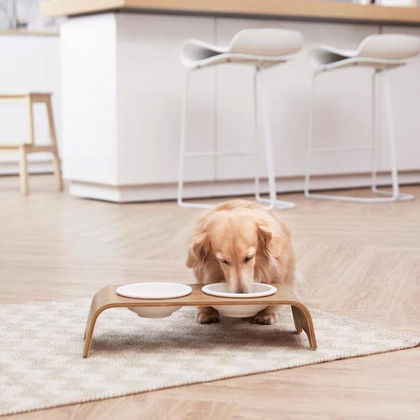 https://images.thdstatic.com/productImages/a6469d5d-6eb6-4025-b169-54997353ca42/svn/teamson-pets-elevated-dog-feeders-st-m10014-c3_600.jpg