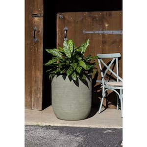 22 in. Oxford Green Resin Round Planter