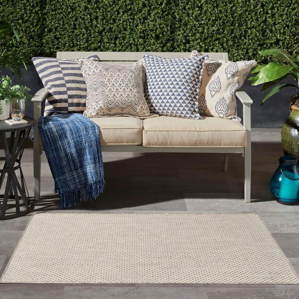 Courtyard Ivory Silver 3 ft. x 5 ft. Geometric Contemporary Indoor/Outdoor Patio Kitchen Area Rug