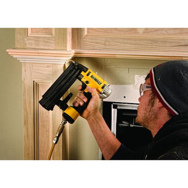 CU  DeWalt 6 Gallon 18-Gauge Brad Nailer & Pancake Electric Air Compressor Combo Kit - View #10