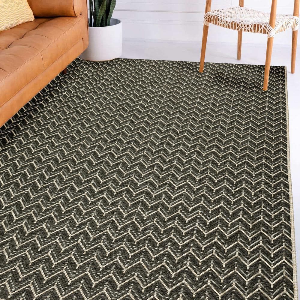 Charcoal Gray Geometric Flat Woven 8' x 10' Area Rug