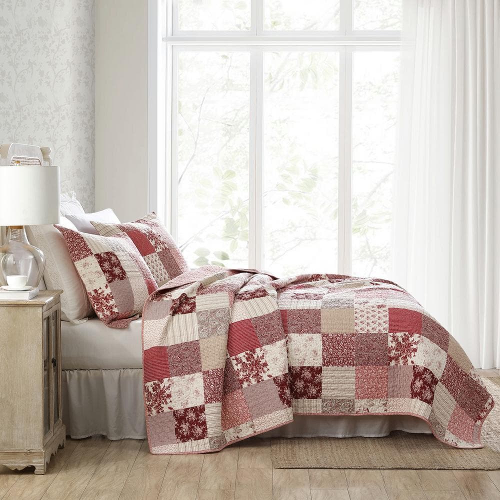 Celina Patchwork Red Cotton Reversible Full Quilt Set
