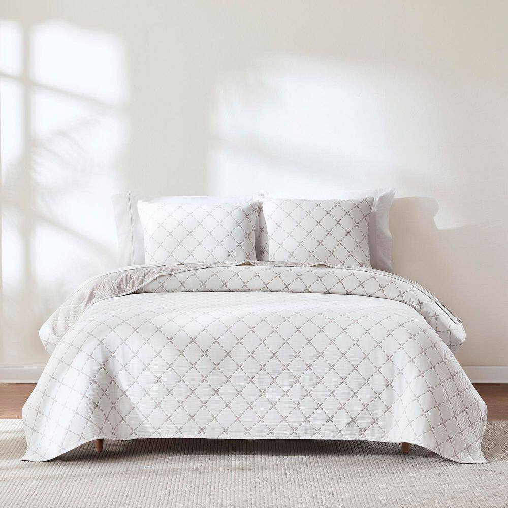 HOMEBOUTIQUE Diamond Leaf Jacquard Reversible Matelasse 3-Piece Neutral ...