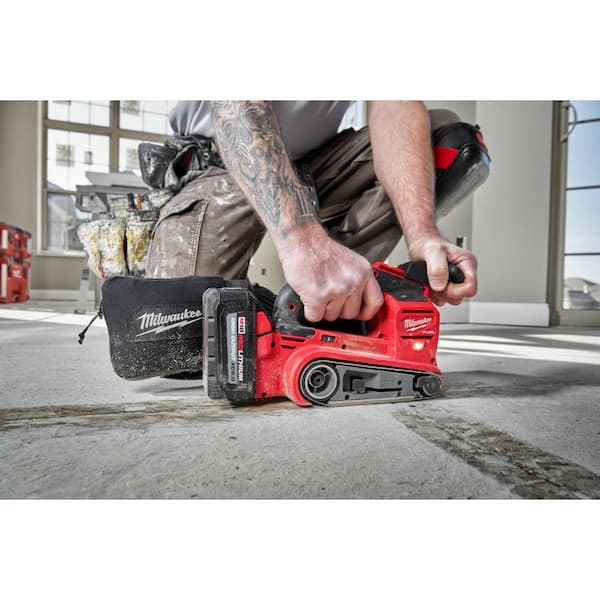 Milwaukee - M18 FUEL 18-Volt Lithium-Ion Cordless Belt Sander w/5.0 Ah Battery