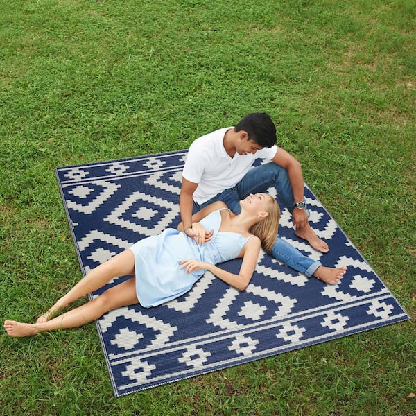 Milan Navy Creme 6 ft. x 9 ft. Modern Reversible Recycled Plastic Indoor/Outdoor Area Rug-Floor Mat