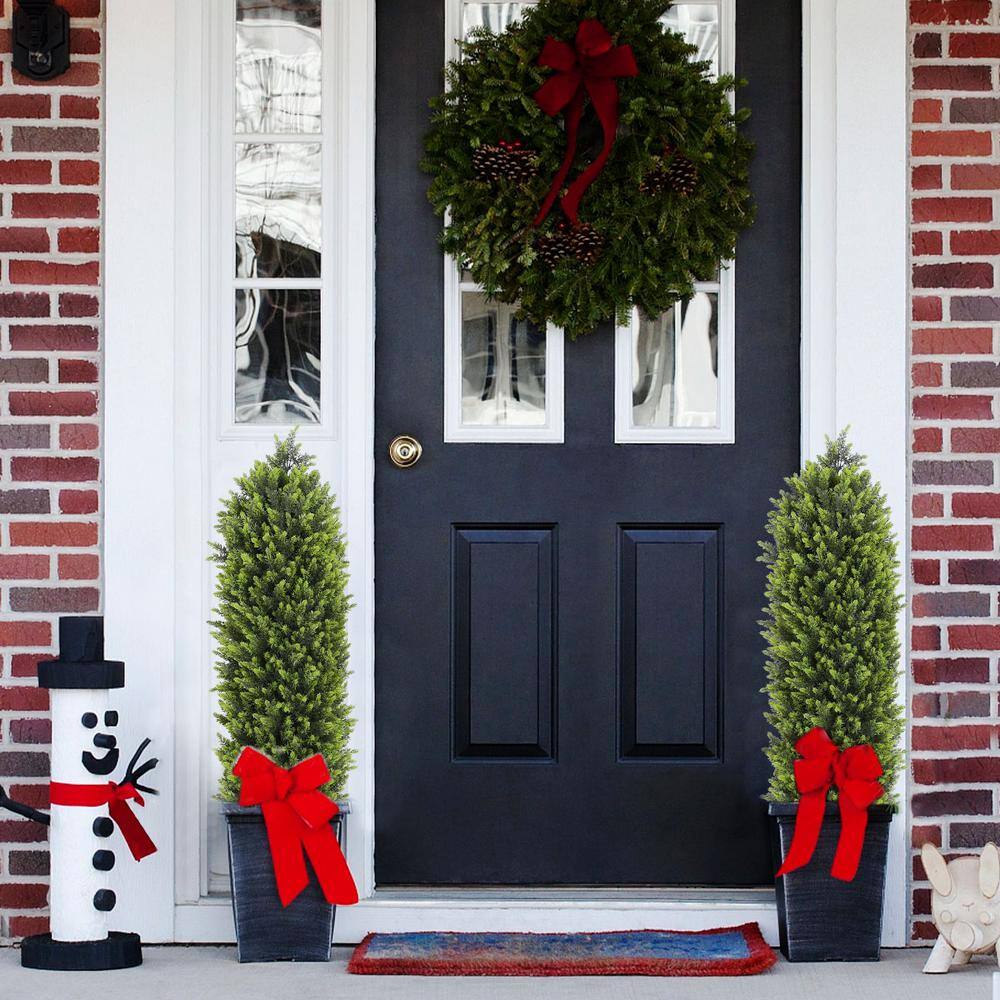 4ft Green Plastic Boxwood Topiary Trees in Black Pots