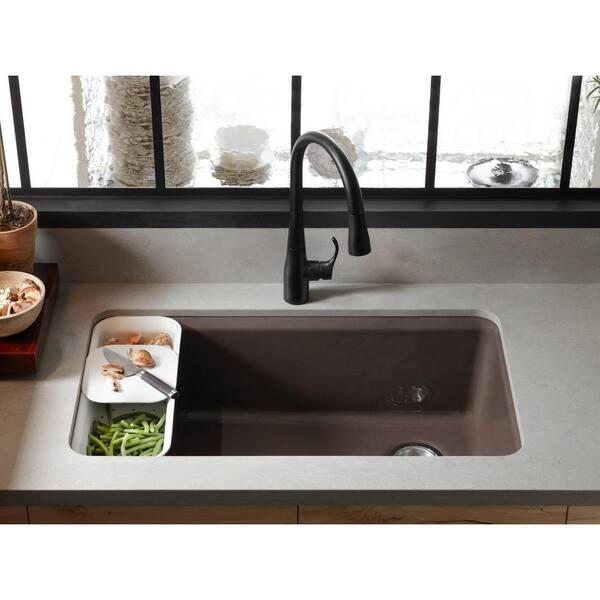 KOHLER Simplice Single-Handle Pull-Down Sprayer Kitchen Faucet with DockNetik and Sweep Spray in Matte Black