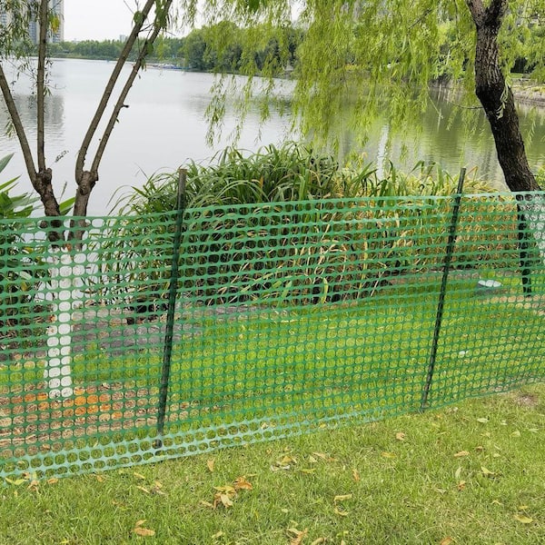 KIWDZFU 4 ft.x100ft. Plastic Mesh Safety Fence Roll W/ 100 Zip