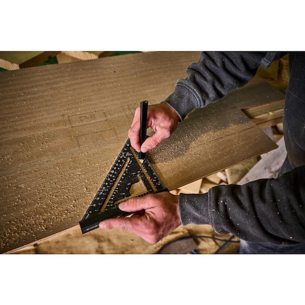 Stiletto - 7 in. Carpenter Square with Level