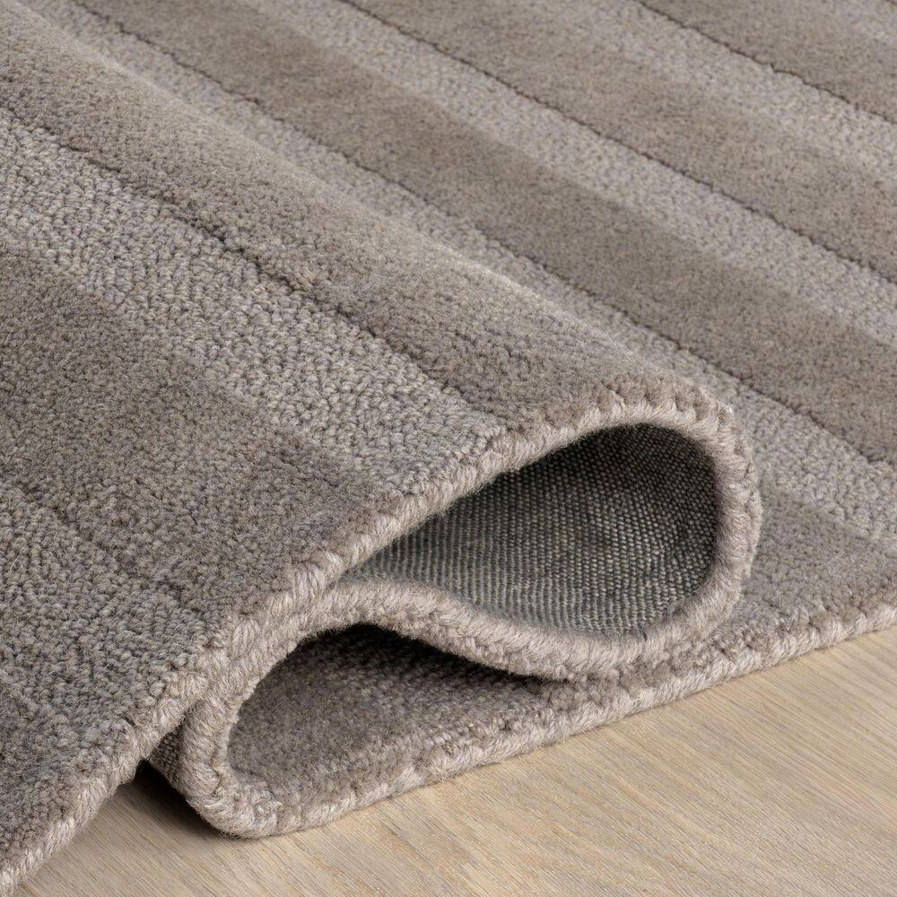 Handmade Medium Pile Gray Wool Striped 4' x 6' Area Rug