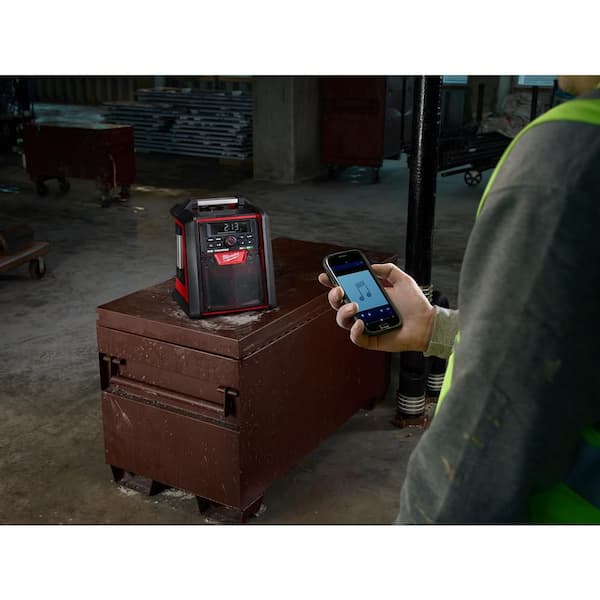 Milwaukee - M18 Lithium-Ion Cordless Jobsite Radio/Charger