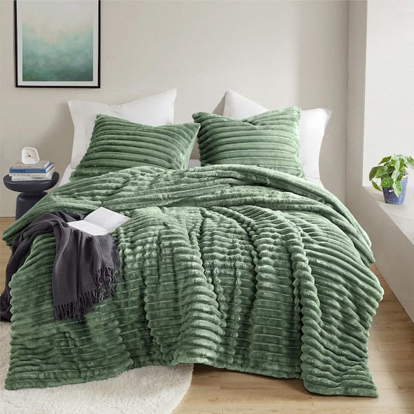 Avril 2-Piece Green Microfiber Twin/Twin XL Fluffy Ribbed Plush Comforter Set