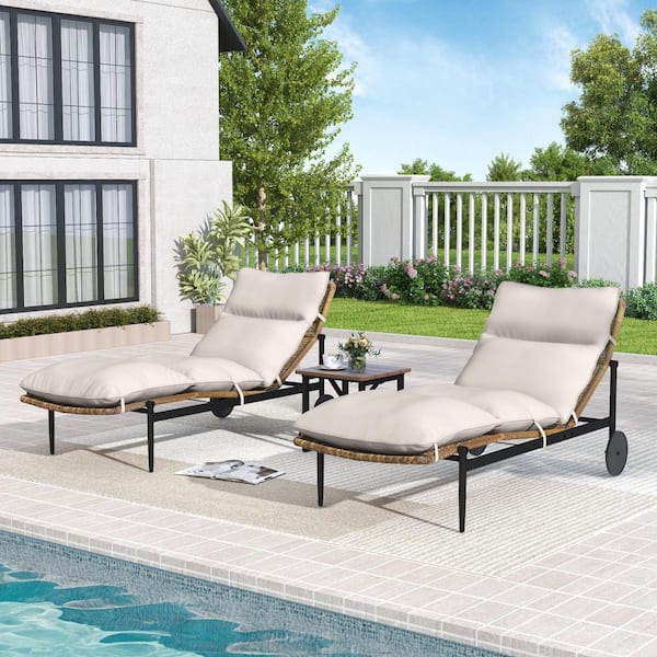Grove Tranquil 3-Piece Aluminum Rattan Outdoor Chaise Lounge Set with Side Table and Plush Light Gray Cushions