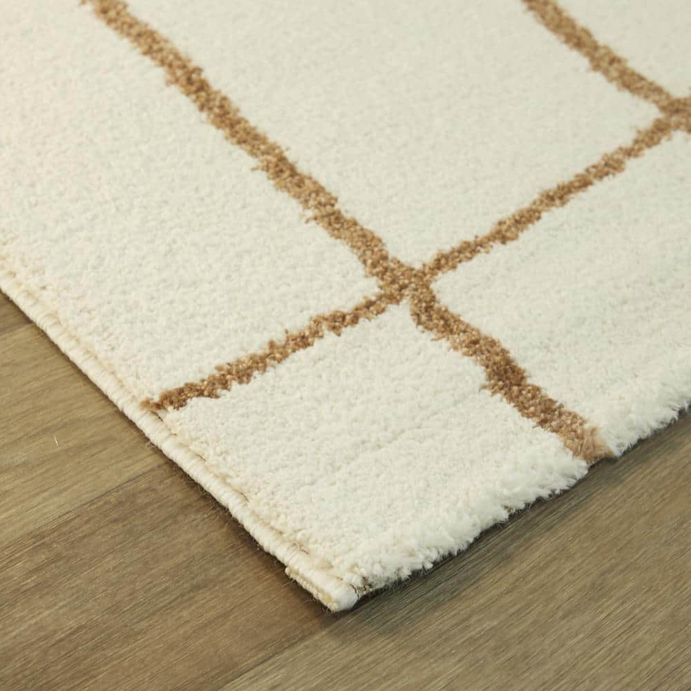 Rust Abstract 4' x 6' Synthetic Area Rug