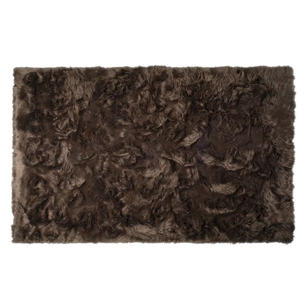 Hudson Chocolate 5'x8' Faux SheepskinArea Rug