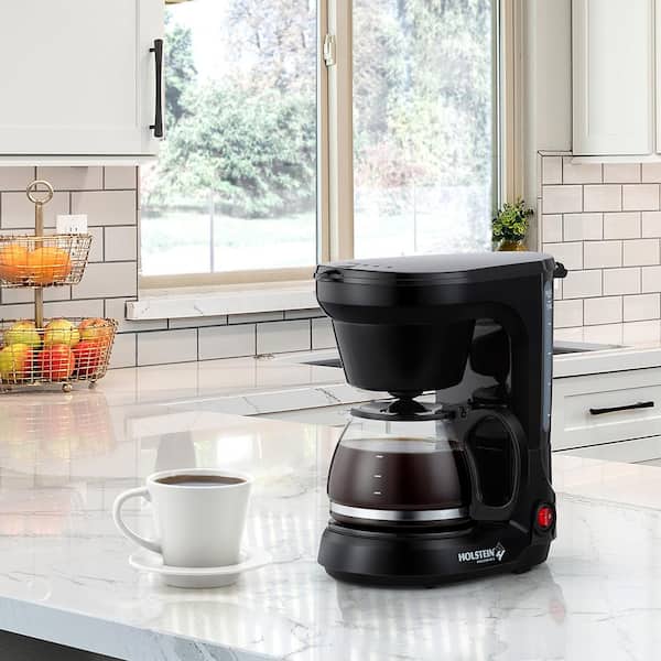 https://images.thdstatic.com/productImages/a704c915-80a9-402c-8bd5-59b2c1d873ab/svn/black-holstein-housewares-drip-coffee-makers-hh-0914701b-31_600.jpg