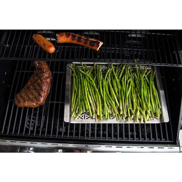 Mr. Bar-B-Q Premium Heavy-Duty Non-Stick Grill Topper Rust Resistant Grill  Pan with Handles Medium 06779Y - The Home Depot