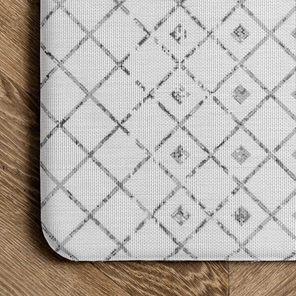 Light Gray Moroccan Pattern Anti-Fatigue Comfort Mat 18" x 30"