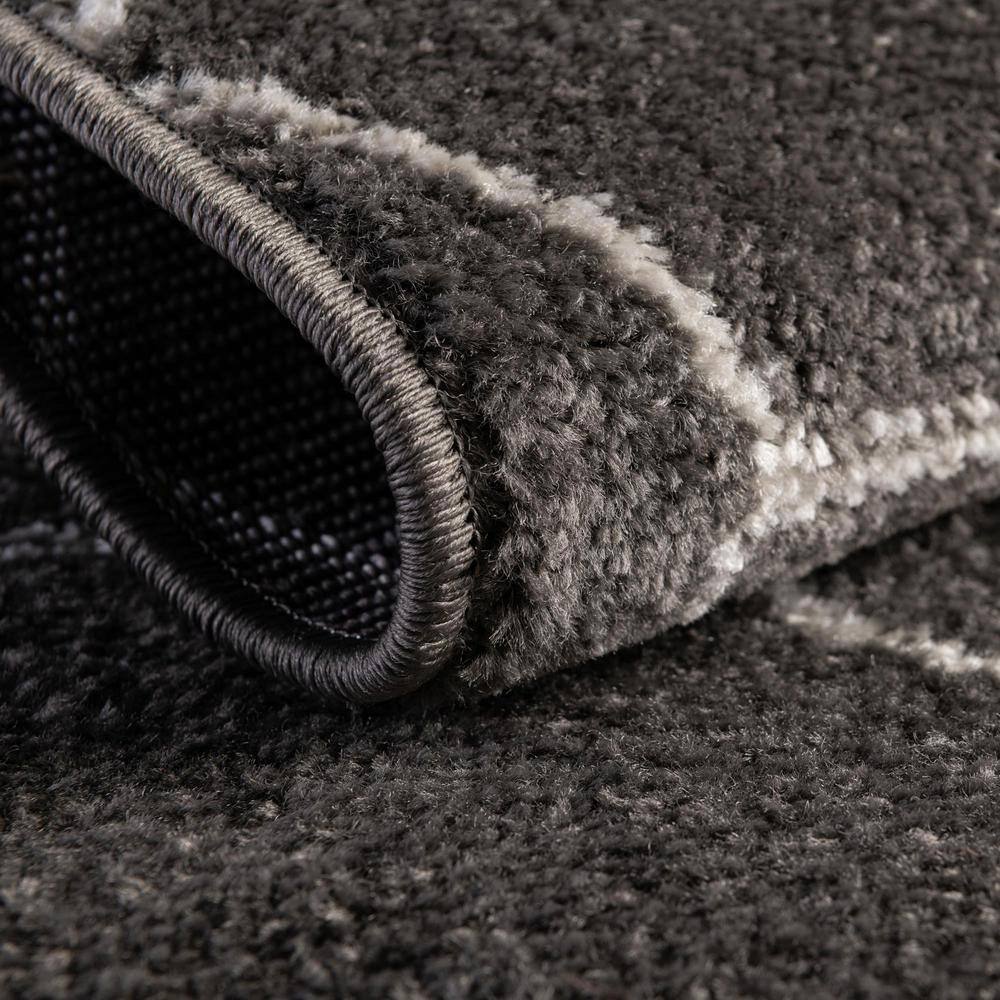 Dark Gray Octagon Synthetic Trellis Stain-Resistant Rug