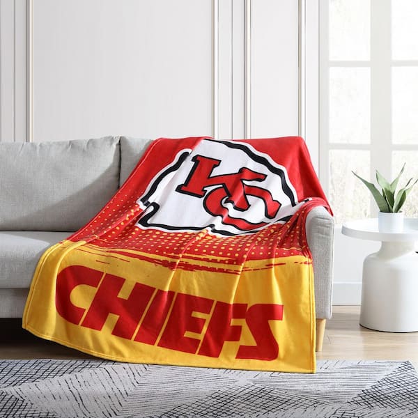 Kansas City Chiefs 60'' x 70'' Hometown Logo Fleece Blanket