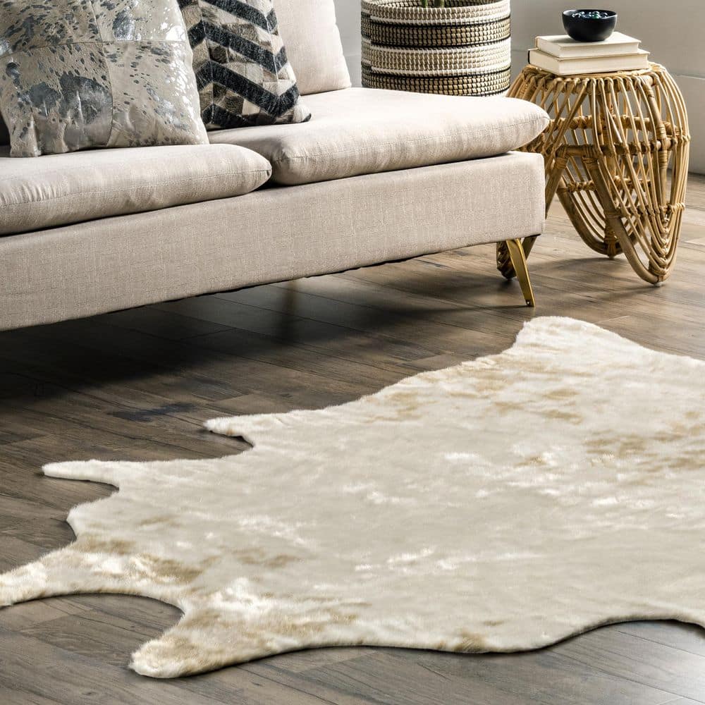 EcoChic Off-White Faux Cowhide 5' x 7' Easy-Care Area Rug
