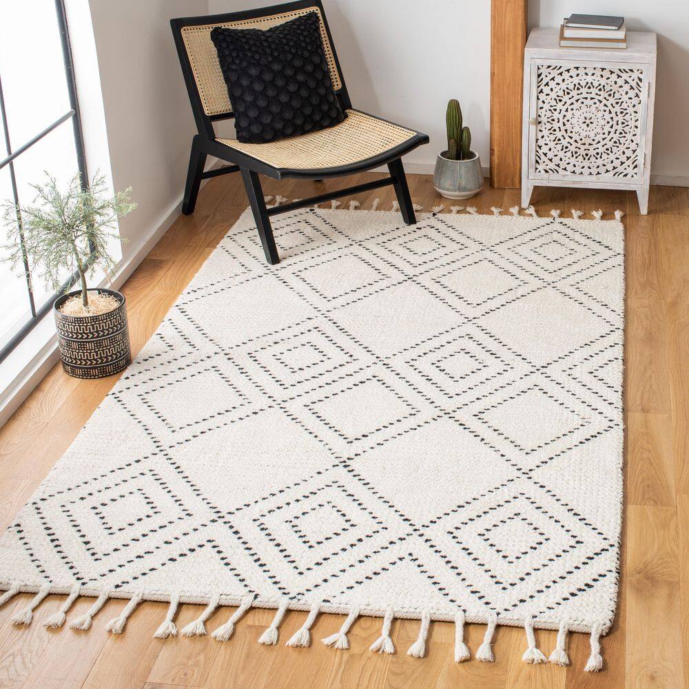 Ivory and Black Hand-Tufted Wool Shag Rug, 4' x 6'