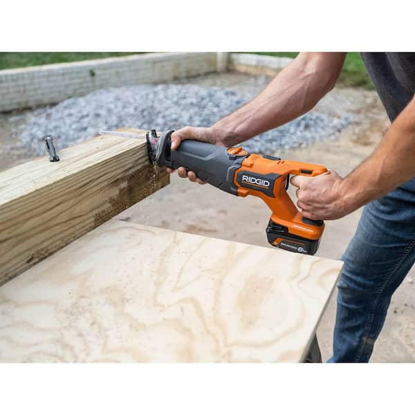 RIDGID - 18V Brushless Earth Auger Kit with 6-Port Sequential Charger, 8.0 Ah and 6.0 Ah MAX Output Batteries (2-Pack)