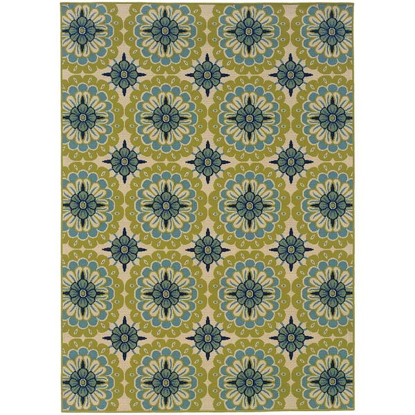 Lucia Green 7 ft. 10 in. x 10 ft. 10 in. Indoor/Outdoor Area Rug