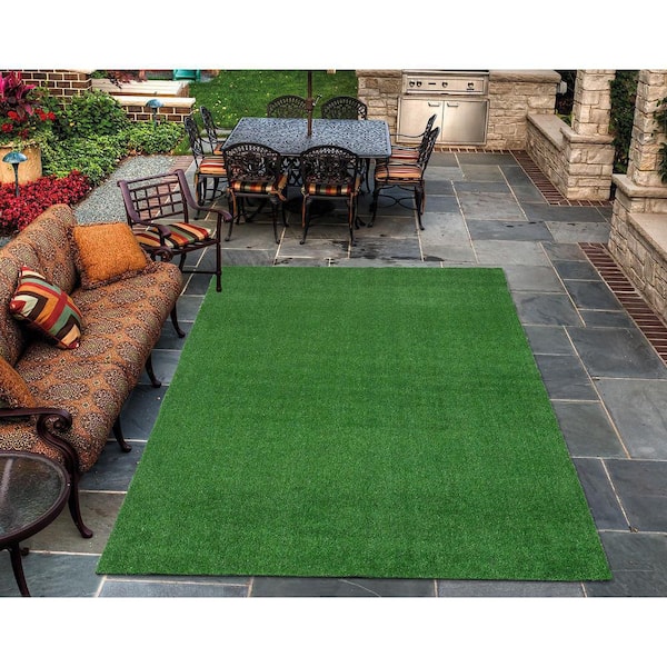 Sweet Home Stores Meadowland Collection Waterproof Solid 3x10 Indoor/Outdoor  Artificial Grass Runner Rug,2 ft. 7 in. x 9 ft. 10 in.,Green MDR350-3X10 -  The Home Depot