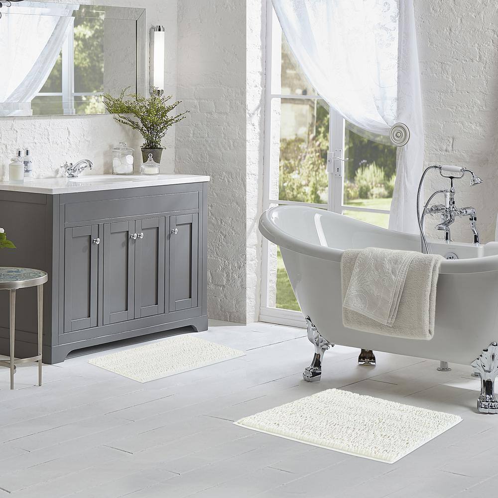 White Chenille Non-Slip Bath Mat Set of 2