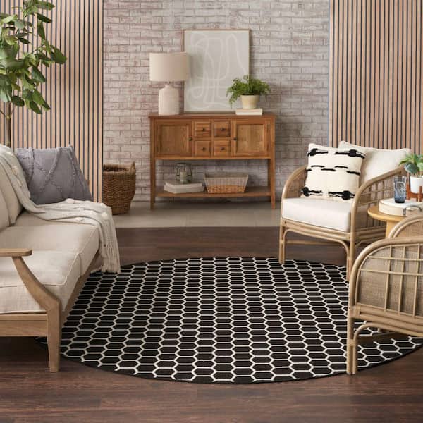 Reversible Indoor Outdoor Black 8 ft. x 8 ft. Honeycomb Contemporary Round Area Rug