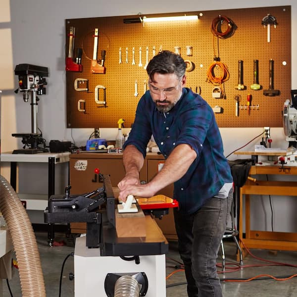Jet 8 in. Helical Cutterhead Jointer with Jetblack Performance