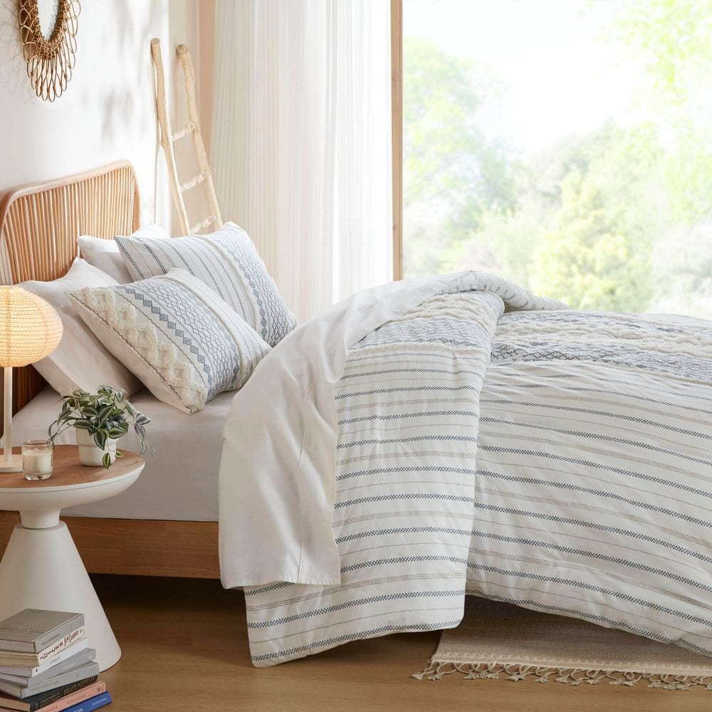 King Blue and White Cotton Comforter Set with Geometric Prints